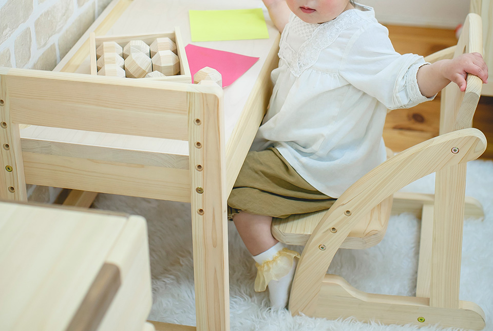 子ども机・木のキッズデスク